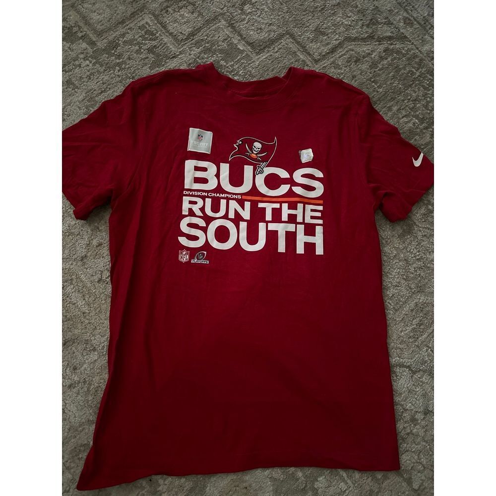 Nike Tampa‎ Bay Buccaneers t shirt red M NWT Sporty